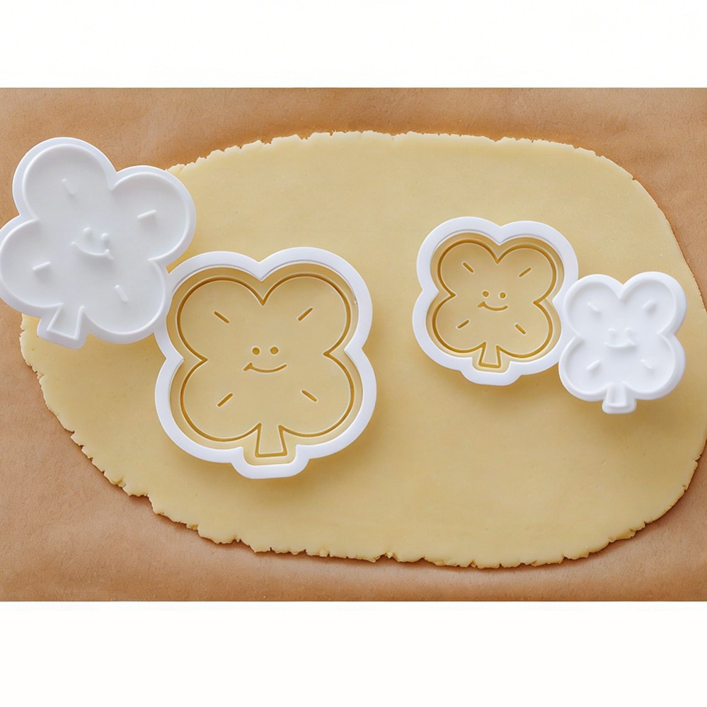 Lucky Four-Leaf Clover Cookie  - Kitchen Baking Products recension och pris