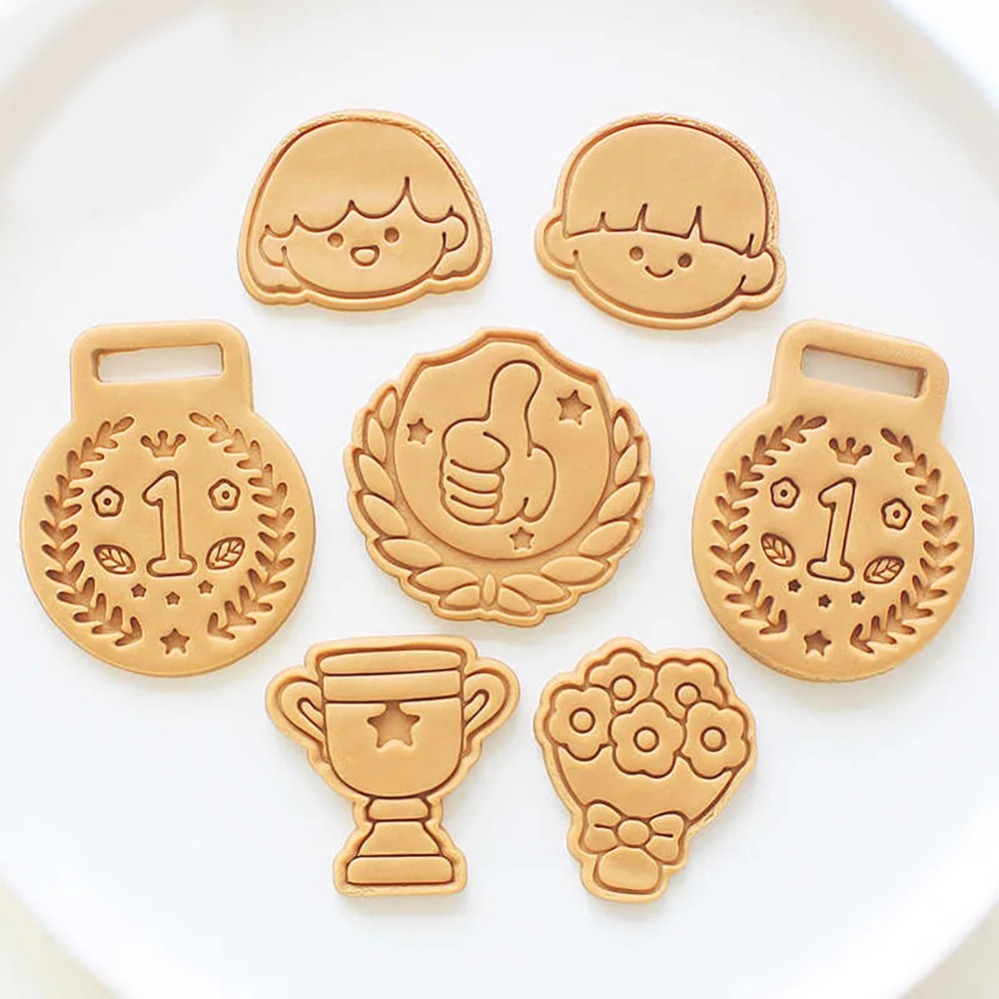Medals Trophies Cookie Cutters - Kitchen Baking Cake recension och pris